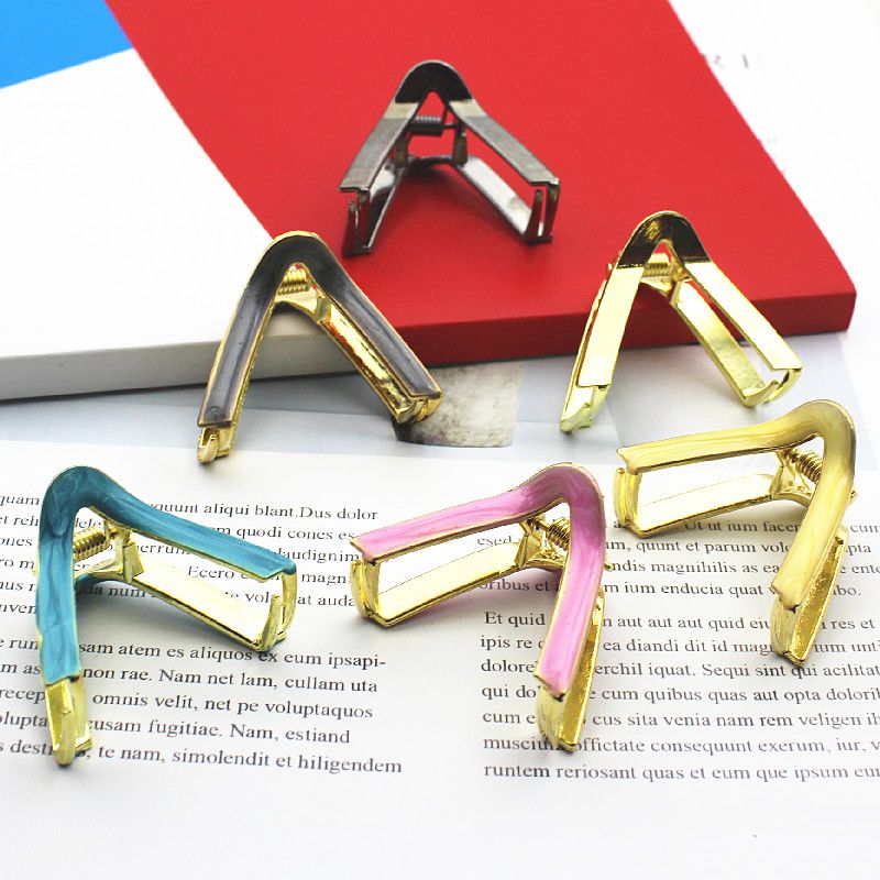 Korean Ins Temperament Metal V-Shaped Small Hairpin Haircard Girl Small Hair On The Back Of Her Head To Grab Cute Bangs Side Clip details Picture