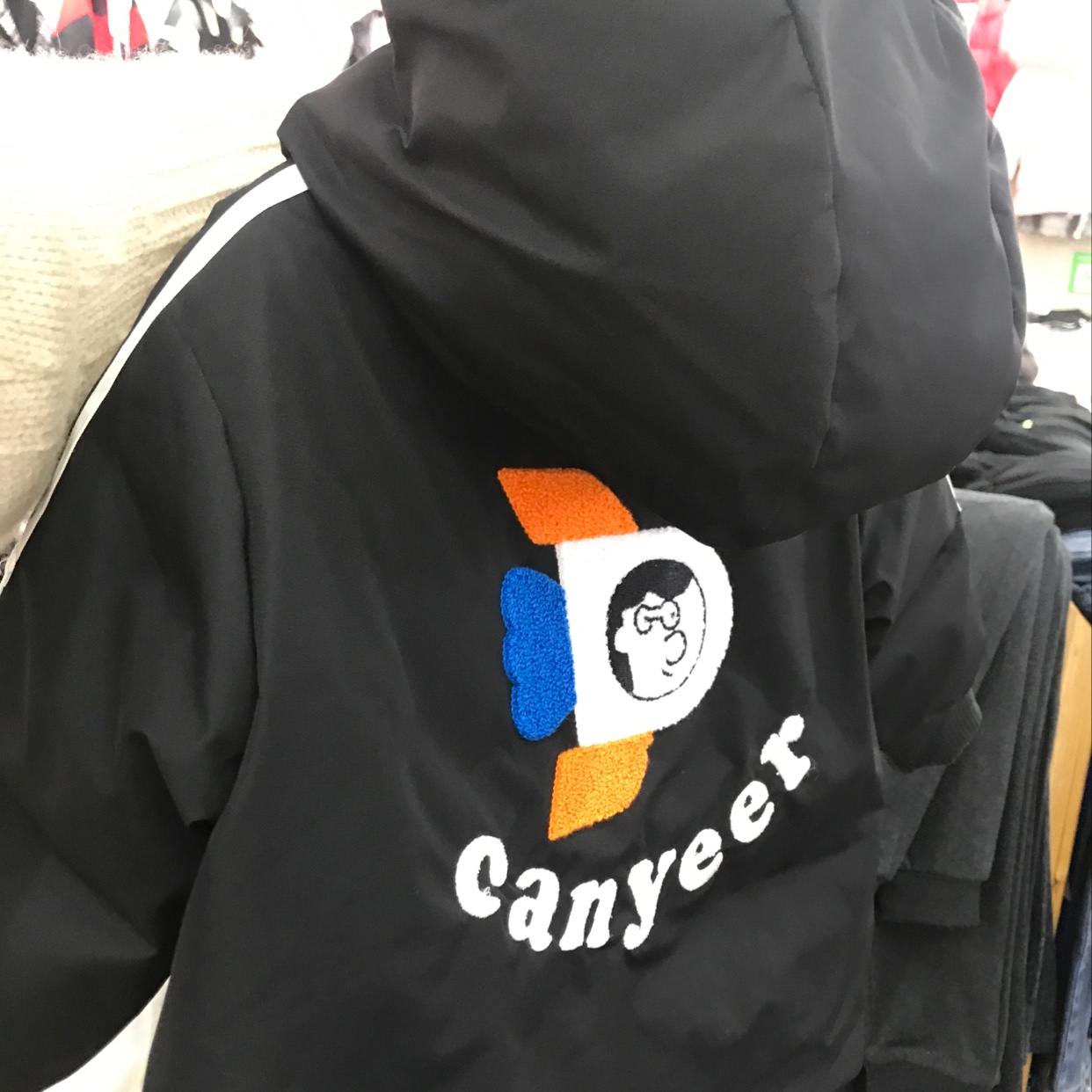 新款品牌儿童羽绒服 白鸭绒产品图