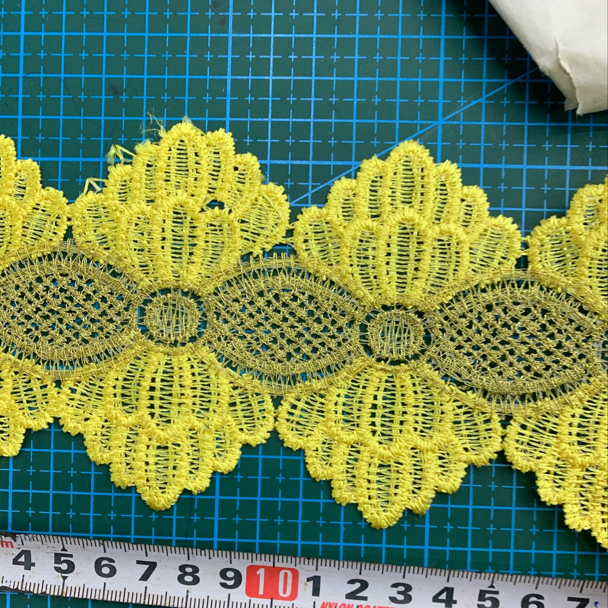 Polyester plus gold Specification image