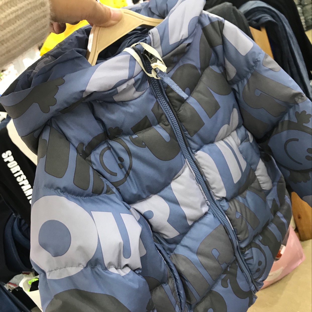 品牌童装 新款羽绒服 白鸭绒产品图