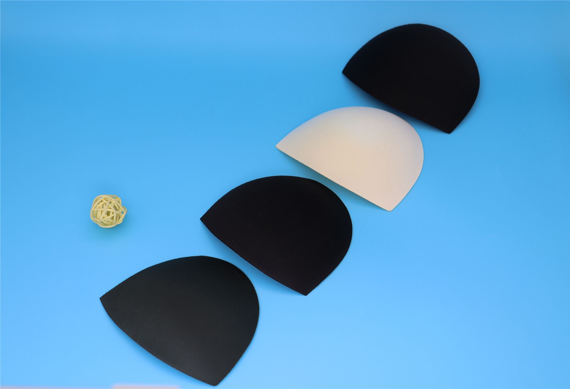 厂家直销高品质舒适服装辅料半圆JL8罩杯产品图