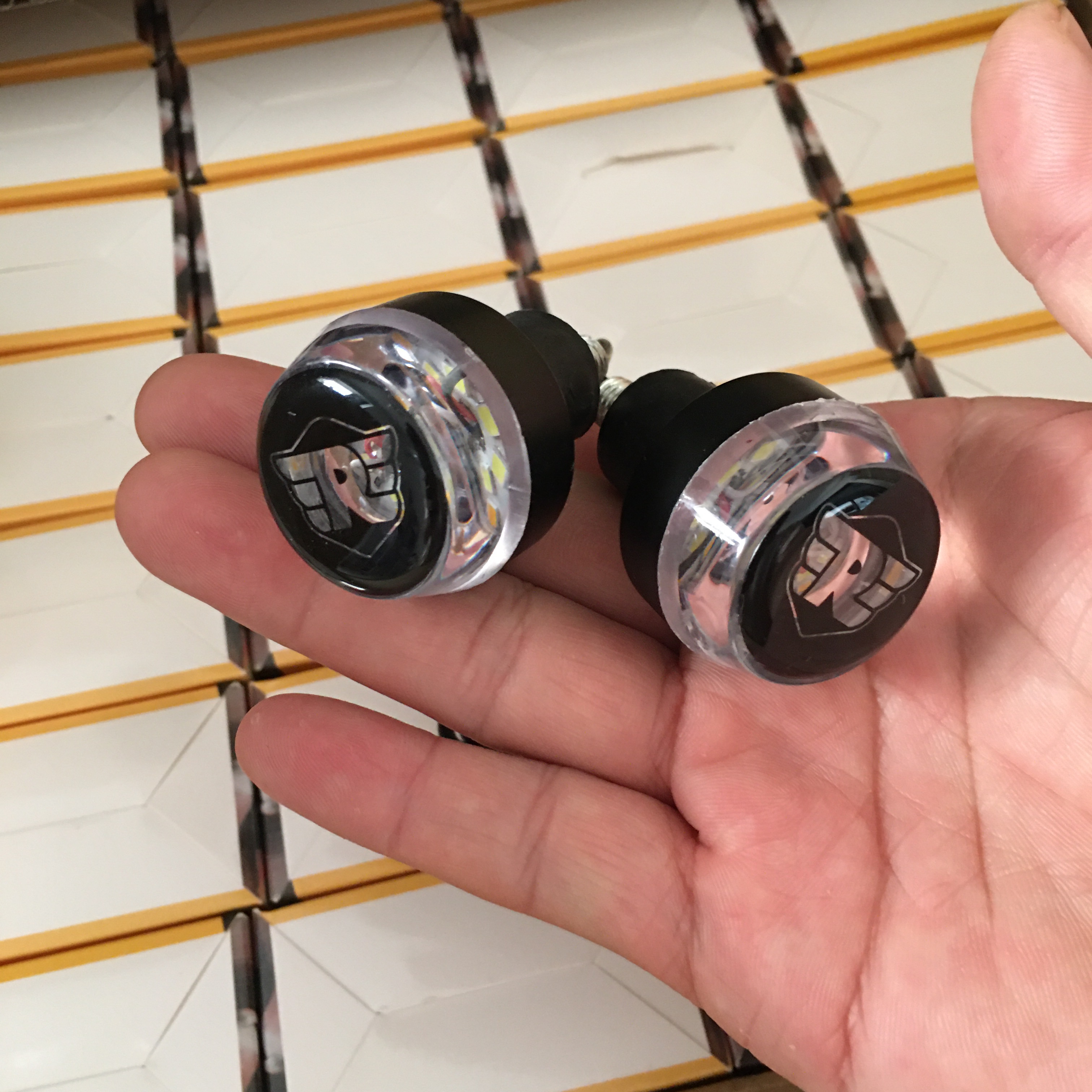 Motorcycle led handlebar lights, turn signals, ultra-bright decorative lights, yellow turn lights Application Scenario