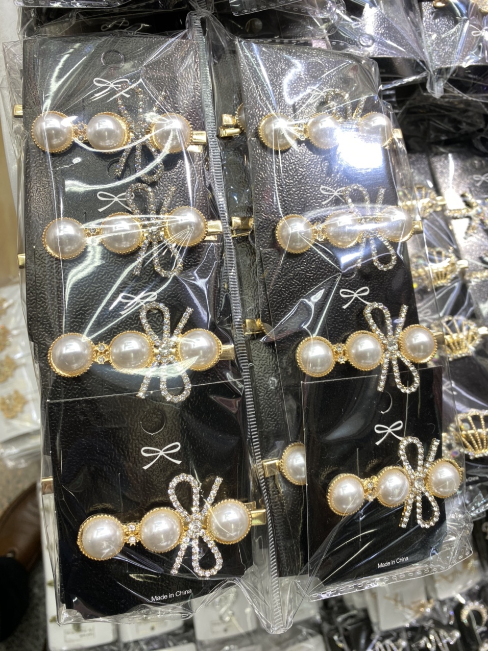 Pearl butterfly hairpin thumbnail