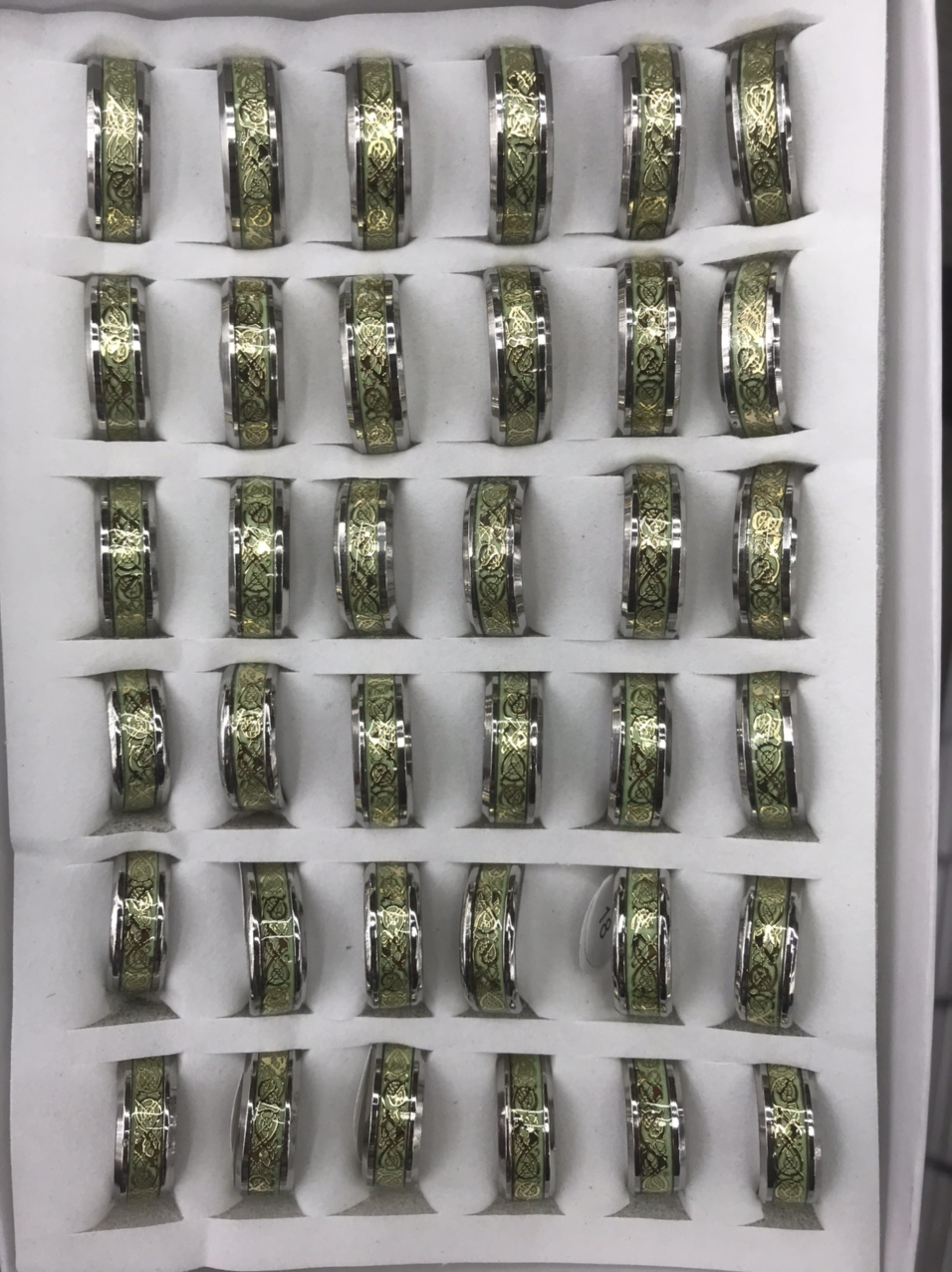 厂家直销不锈钢钛钢耳环戒指项链毛衣链等
网络爆款网红直播款