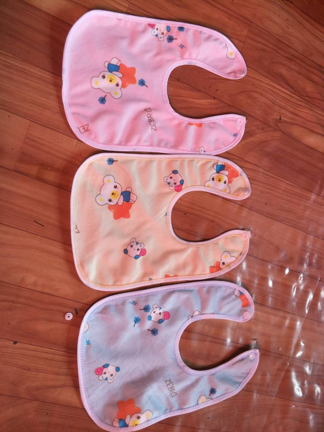 水晶绒防水围嘴详情图5