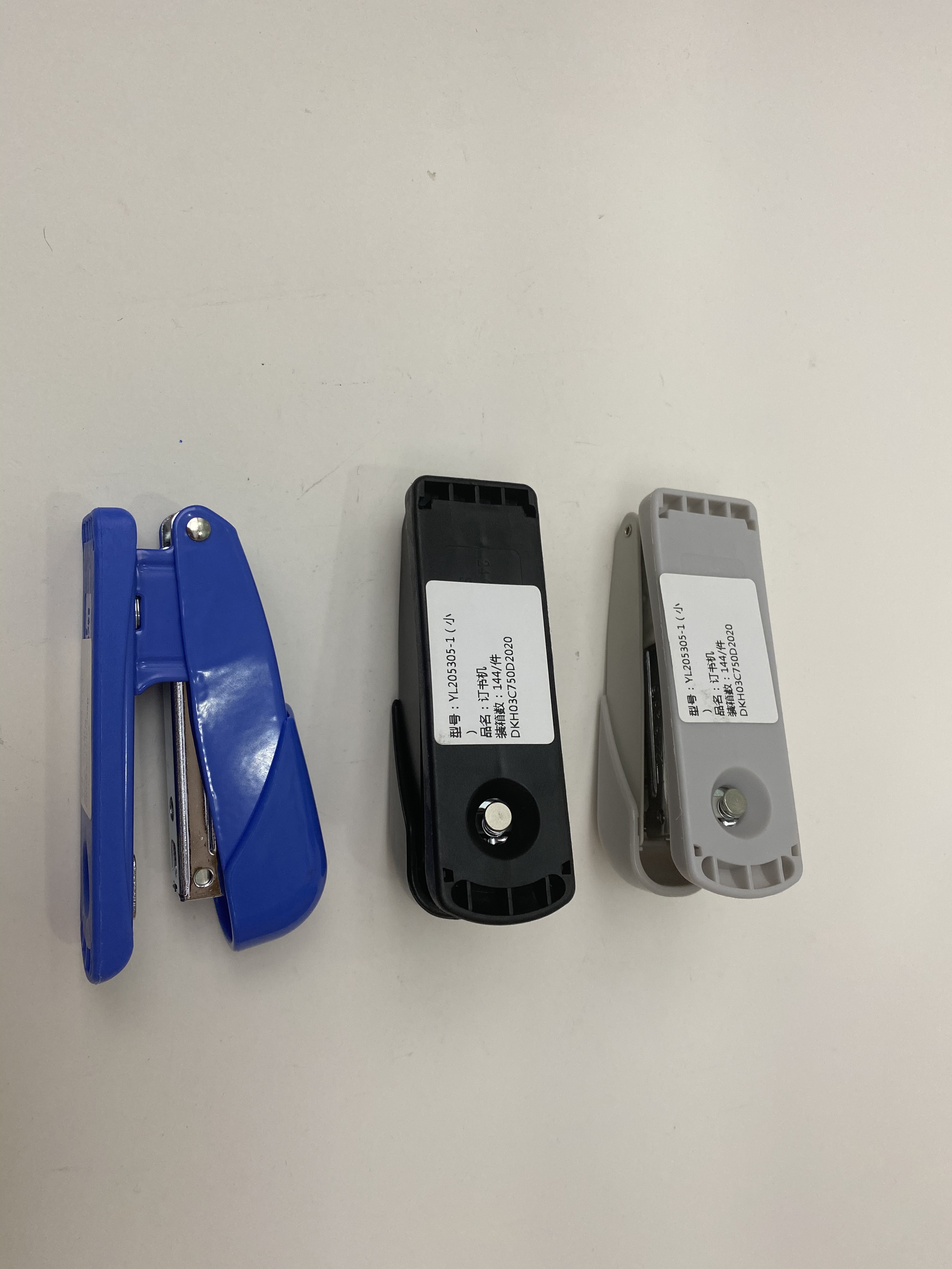 Yaron Culture Office Culture Binding Adhesive Desktop Supplies Stapler Yl205305-1 Stapler Application Scenario