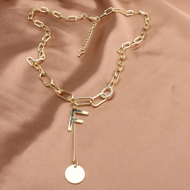 The short necklace with circular tassel pendants featuring letters M, H and F is a versatile, simple and retro accessory for female celebrities Specification image