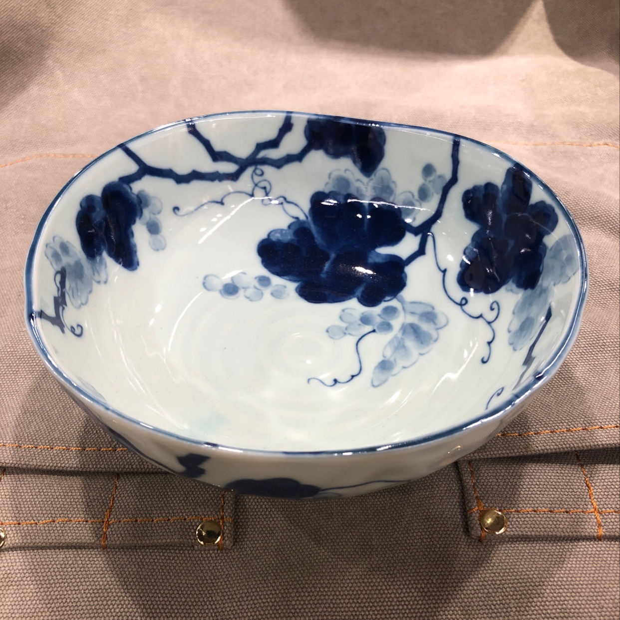 蓝染葡萄6.6英寸异形碗产品图