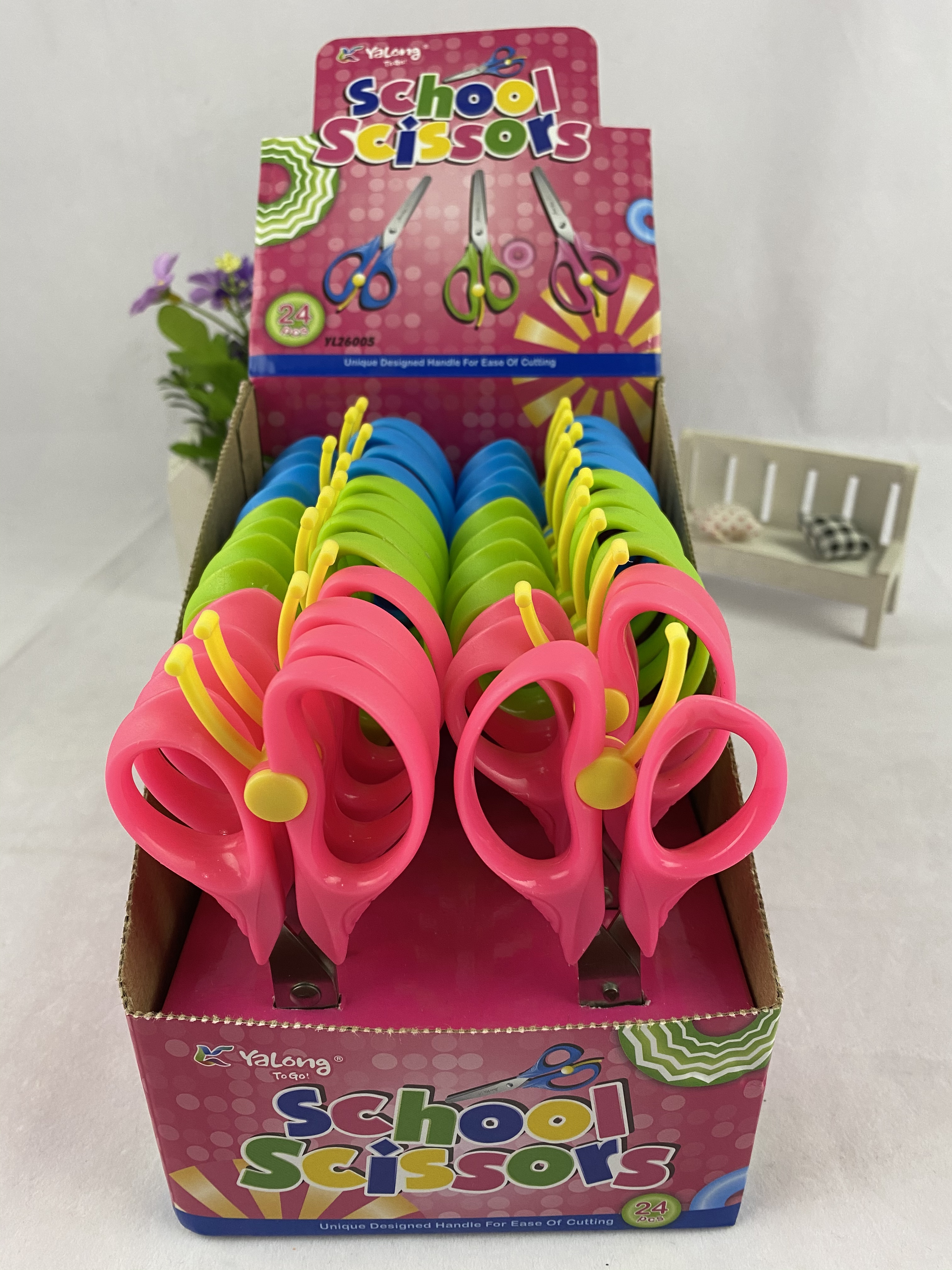 Yalong Culture Office Cultural Binding Adhesive Desktop Products, student stationery, Office Scissors, Colored children's Scissors, Hand paper-cutting scissors undefined