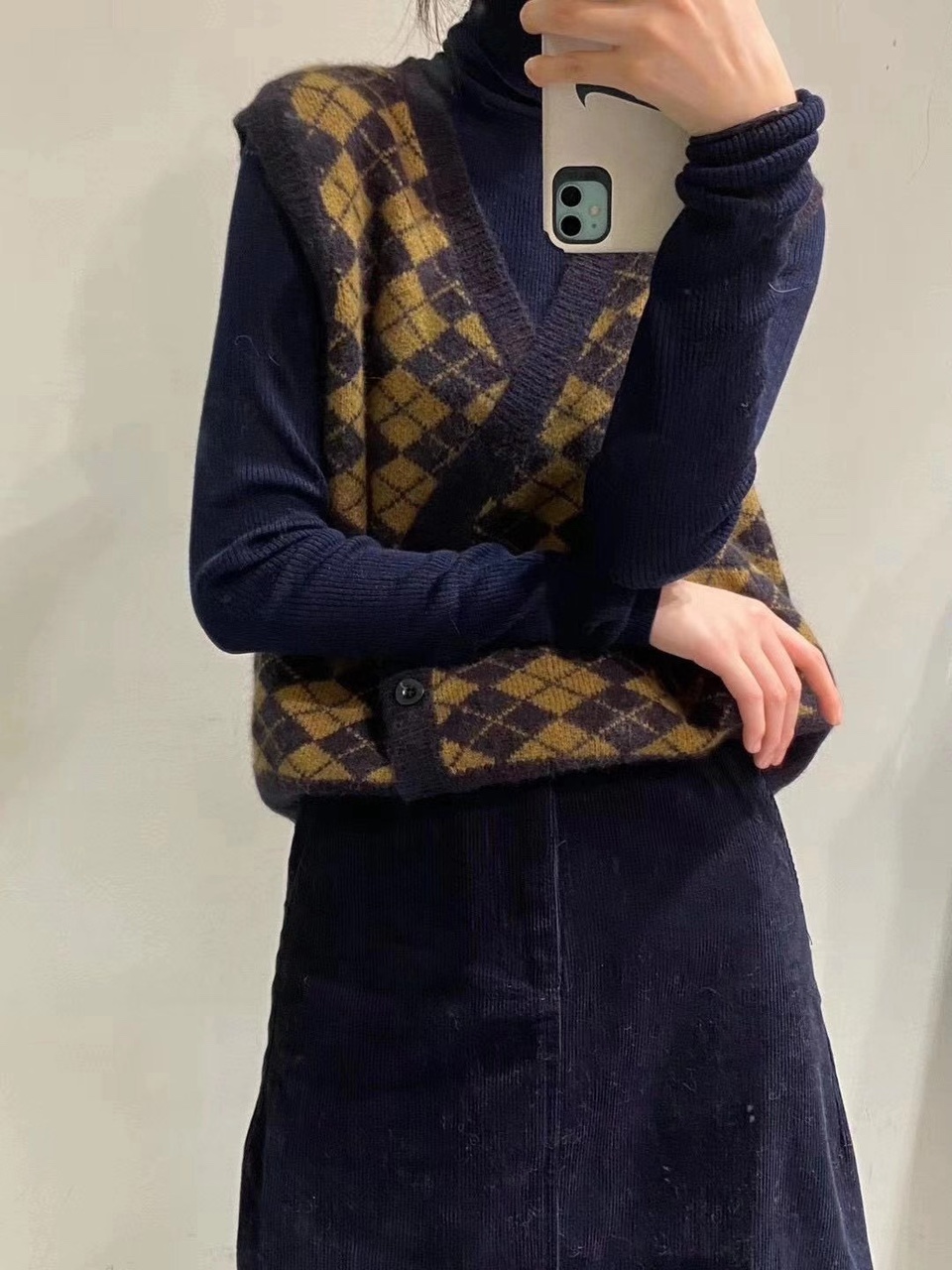 Cashmere vest thumbnail