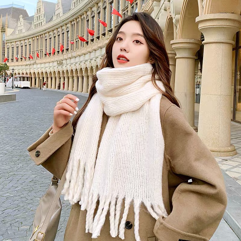 005 Scarves Go With Casual Fashion