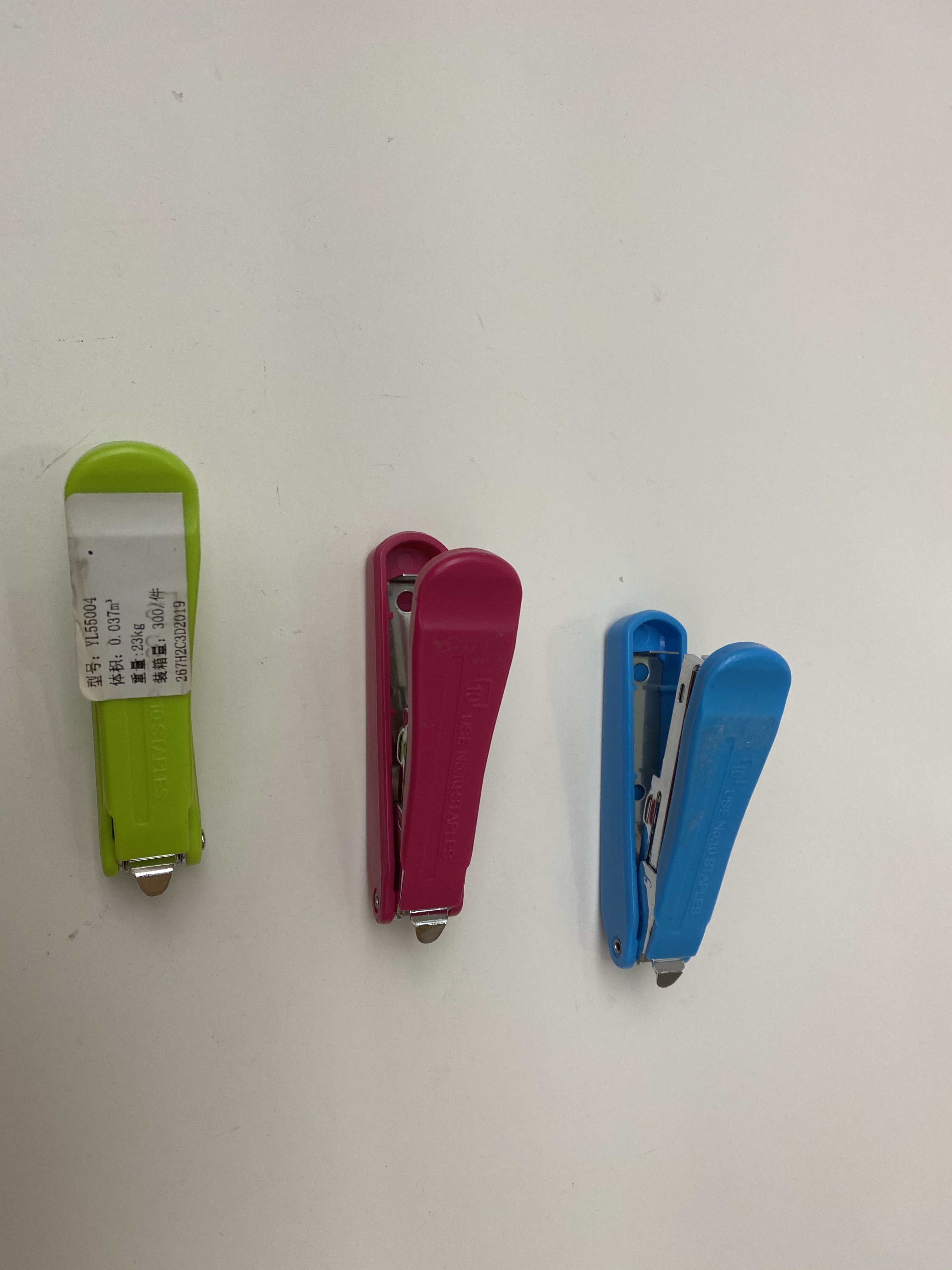 Yaron Culture Office Culture Binding Adhesive Desktop Supplies Stapler Yl55004 Stapler Application Scenario