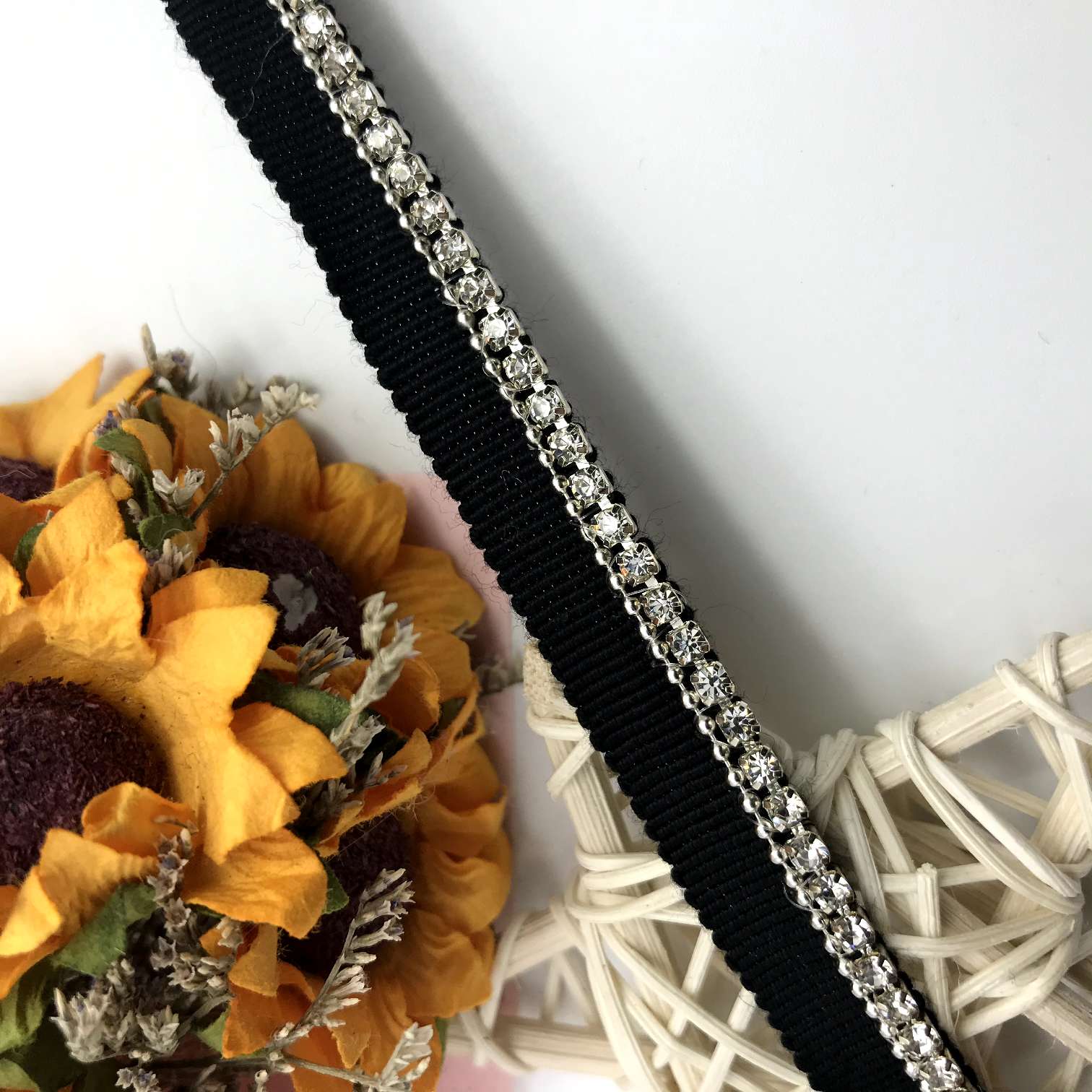 Diamond Chain Bead Chain Lace Webbing Lace Application Scenario