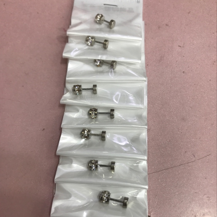 Fashion and fashion are all about slimming earrings thumbnail