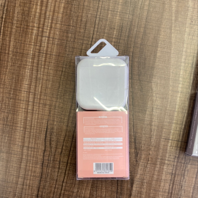 Flat wire macaron headphones detail image 2