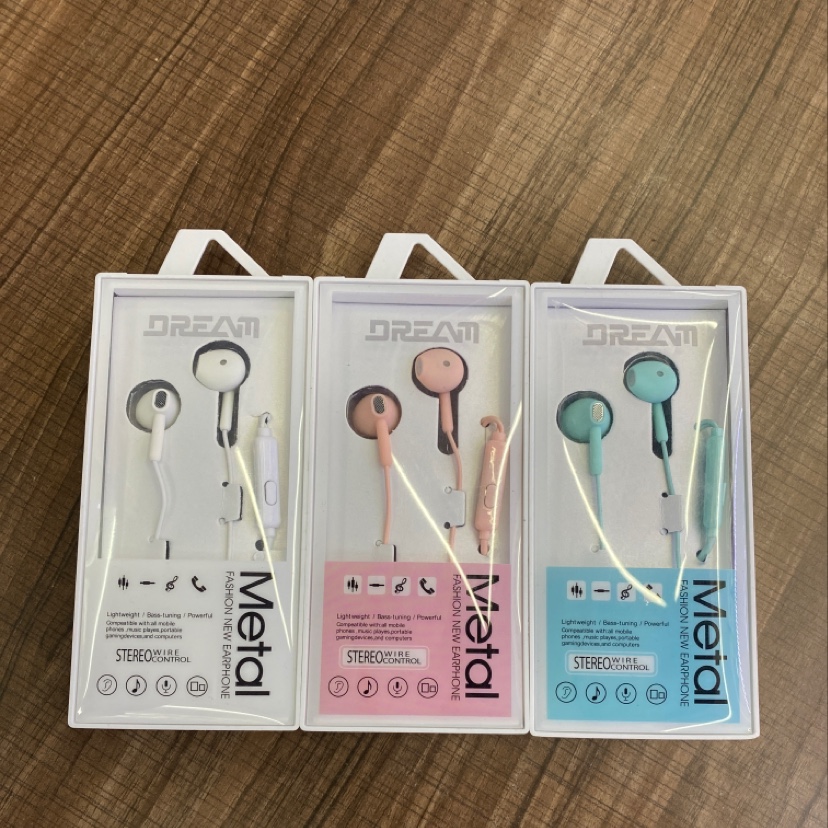 Wired headphones with a microphone detail image 1