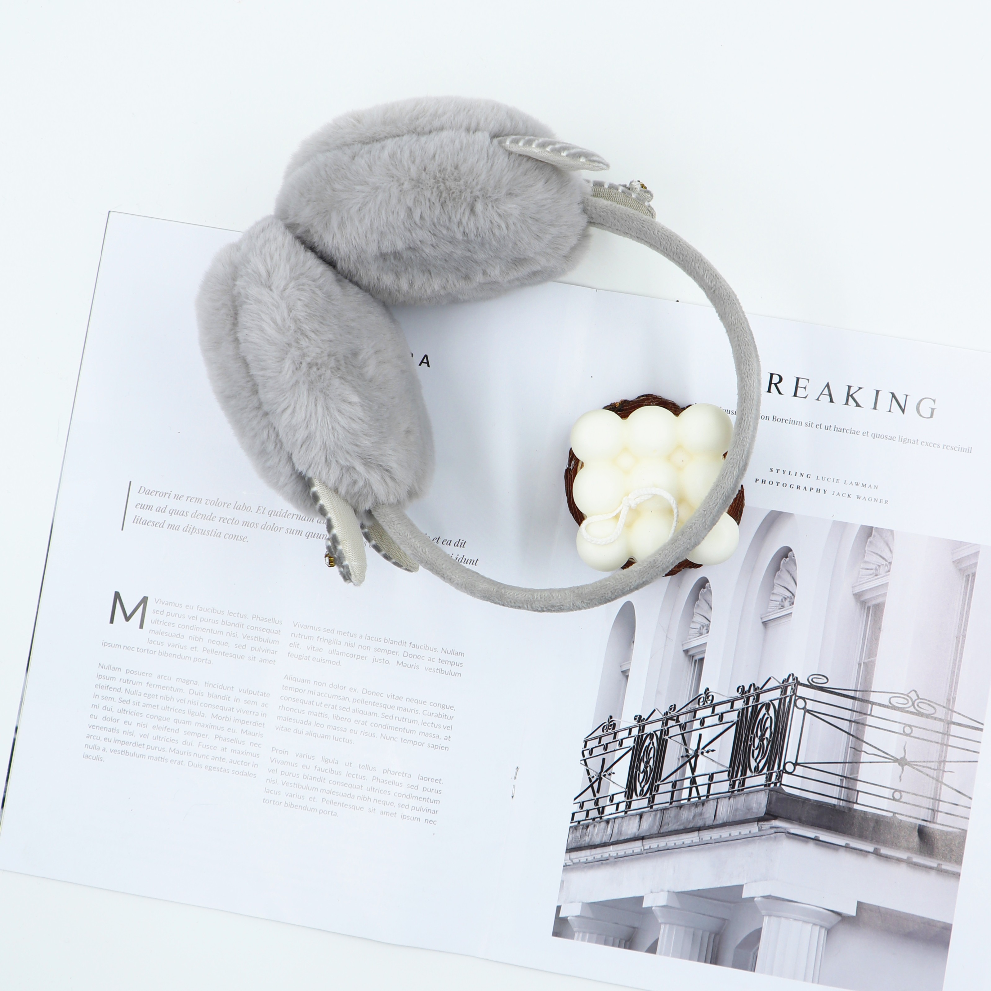 Men's And Women's Wide Pole Three-Piece Earmuffs For Warmth And Cold Protection 09 details Picture