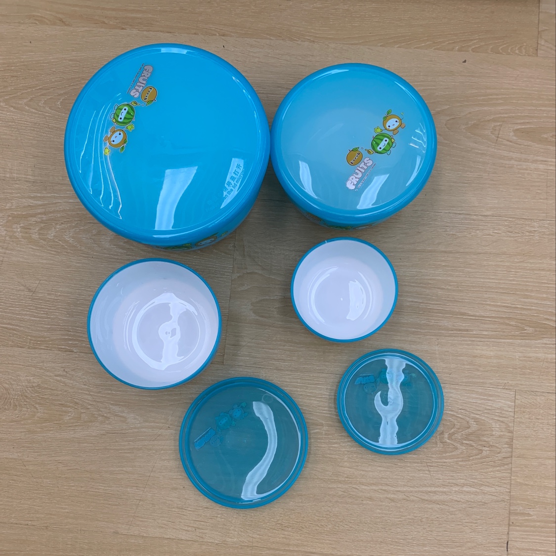 Four-piece set of two-color food storage containers Specification drawing
