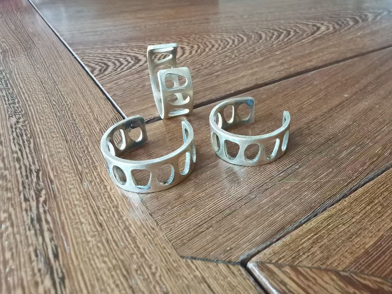 Fashion ring thumbnail