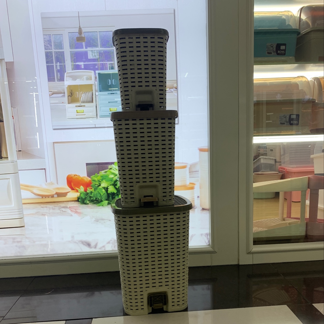 垃圾桶 脚踏垃圾桶产品图
