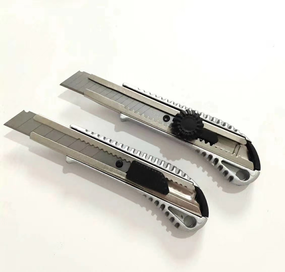 Utility knives, paper knives, wallpaper knives, woodworking knives, large utility knives, knives, office and educational knives, scissors, knives, scissors, scale scissors, stainless steel knives, stationery Specification drawing