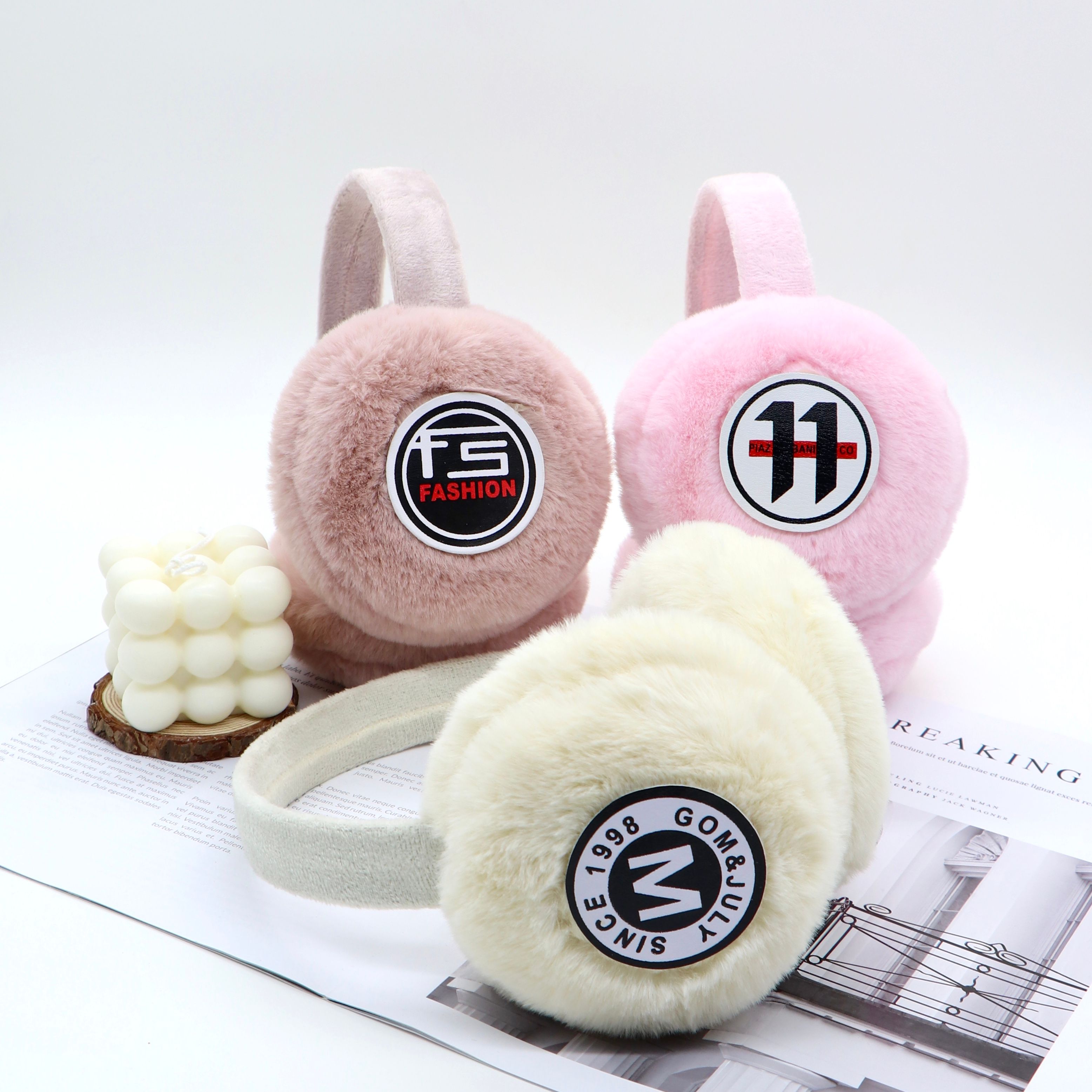 Men's And Women's Wide Pole Large Label Earmuffs For Warm Ear Protection 10