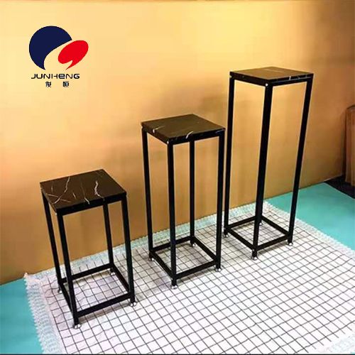 Nordic ironwork flower stand for the living room, floor-standing modern and simple multi-storey indoor bedroom, green vine and golden decorative storage rack A696 Specification image