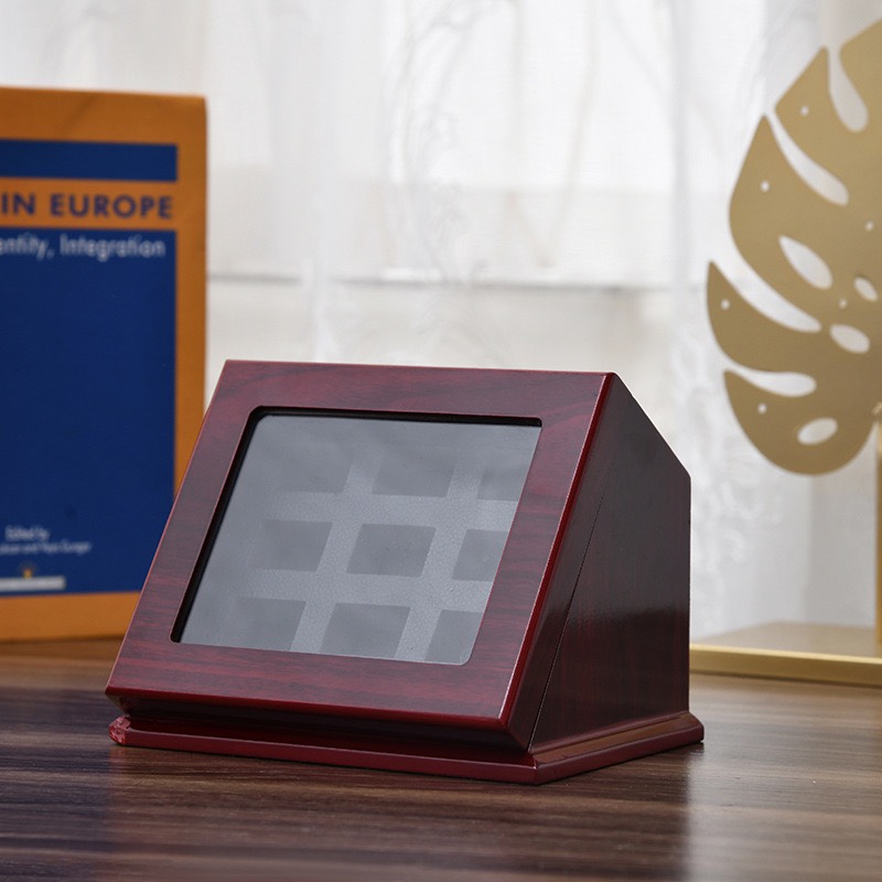 斜边冠军戒指木盒白底实物图