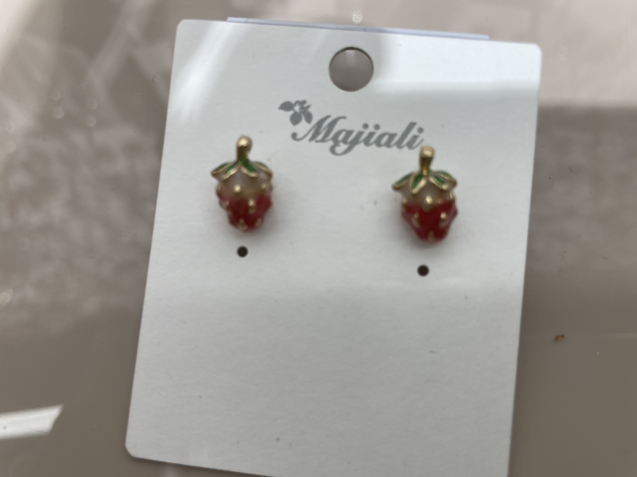 Korean version of cute strawberry stud earrings thumbnail