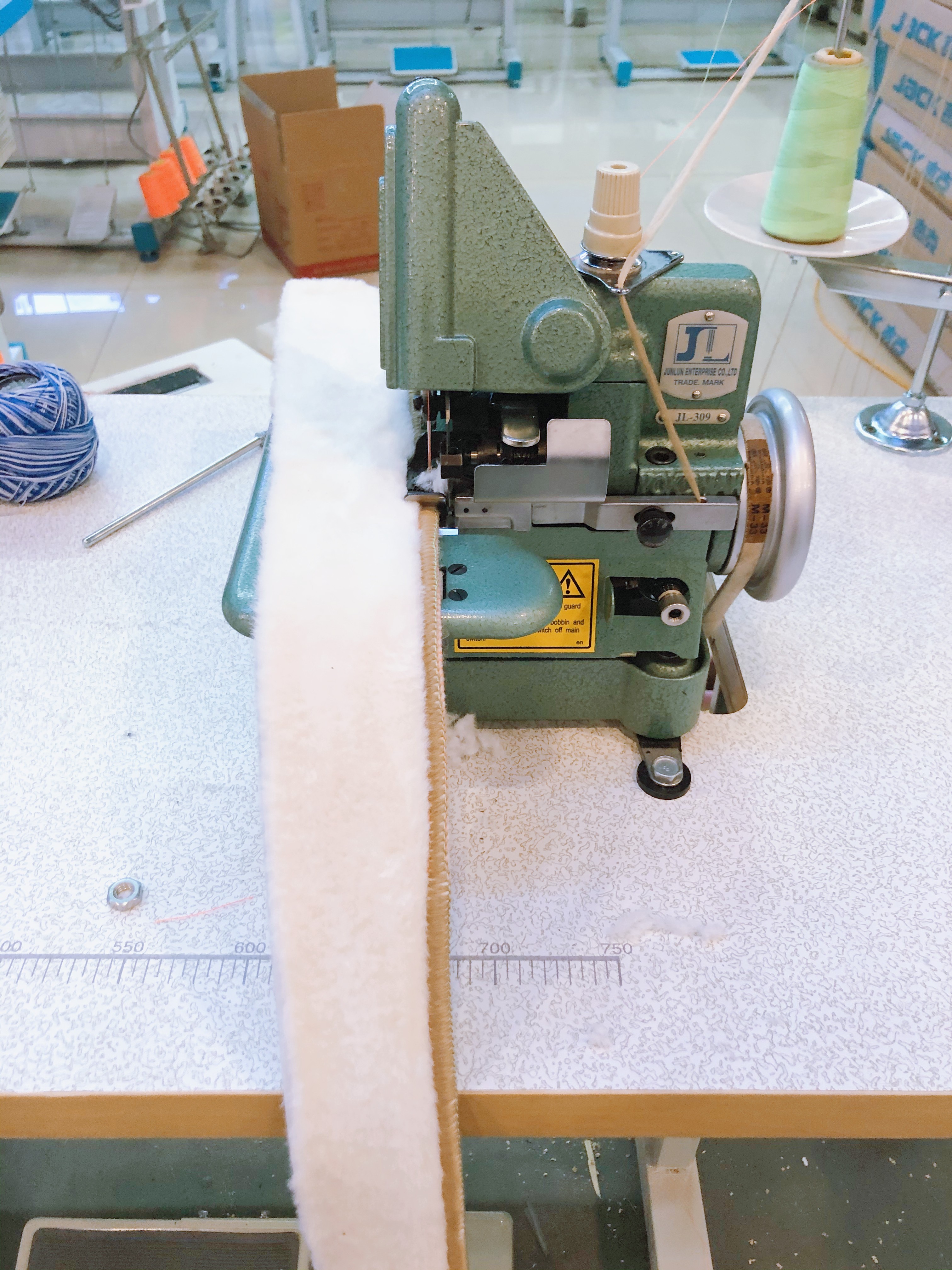 Carpet edge wrapping machine detail image 2