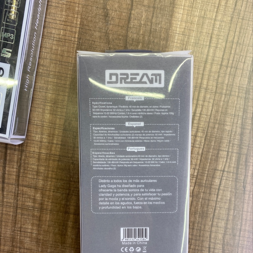 A9 flat wire headphones with microphone detail image 2