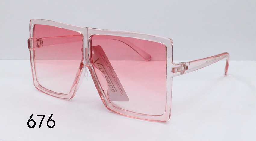 Fashionable bestseller sunglasses detail image 2