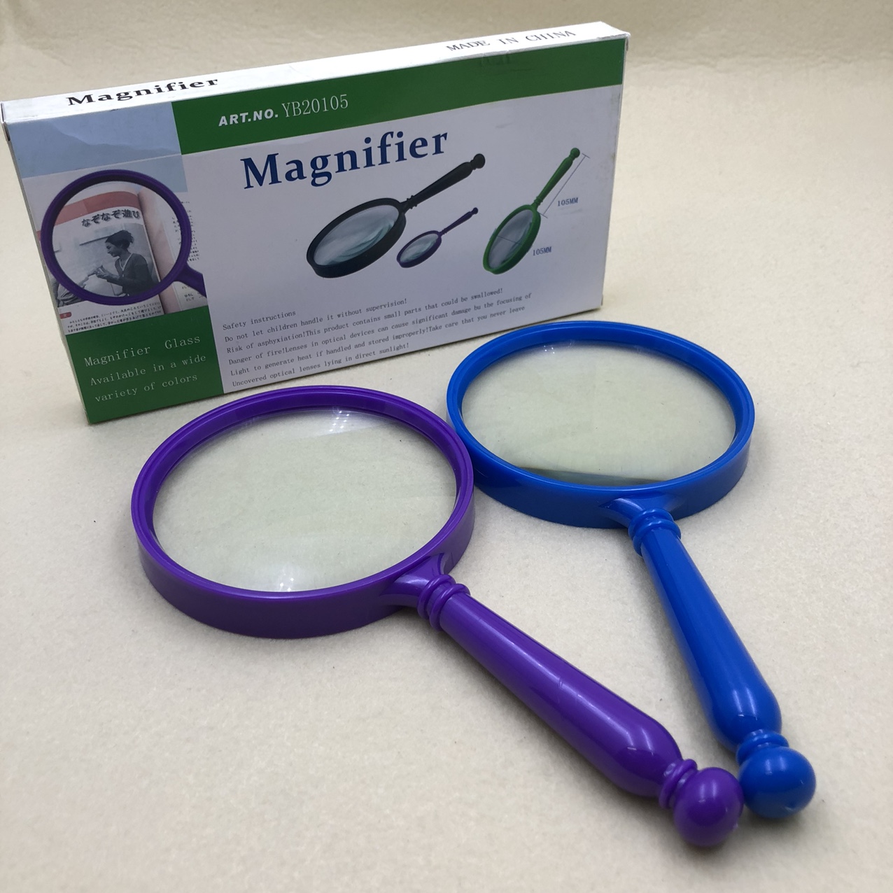 YB20105 Magnifying glass with round handle thumbnail