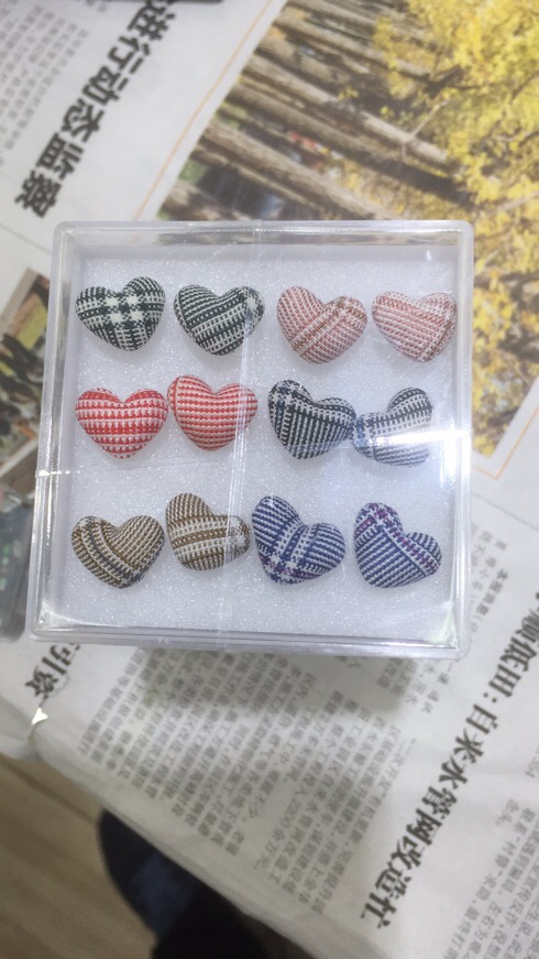 Cloth peach heart stud thumbnail