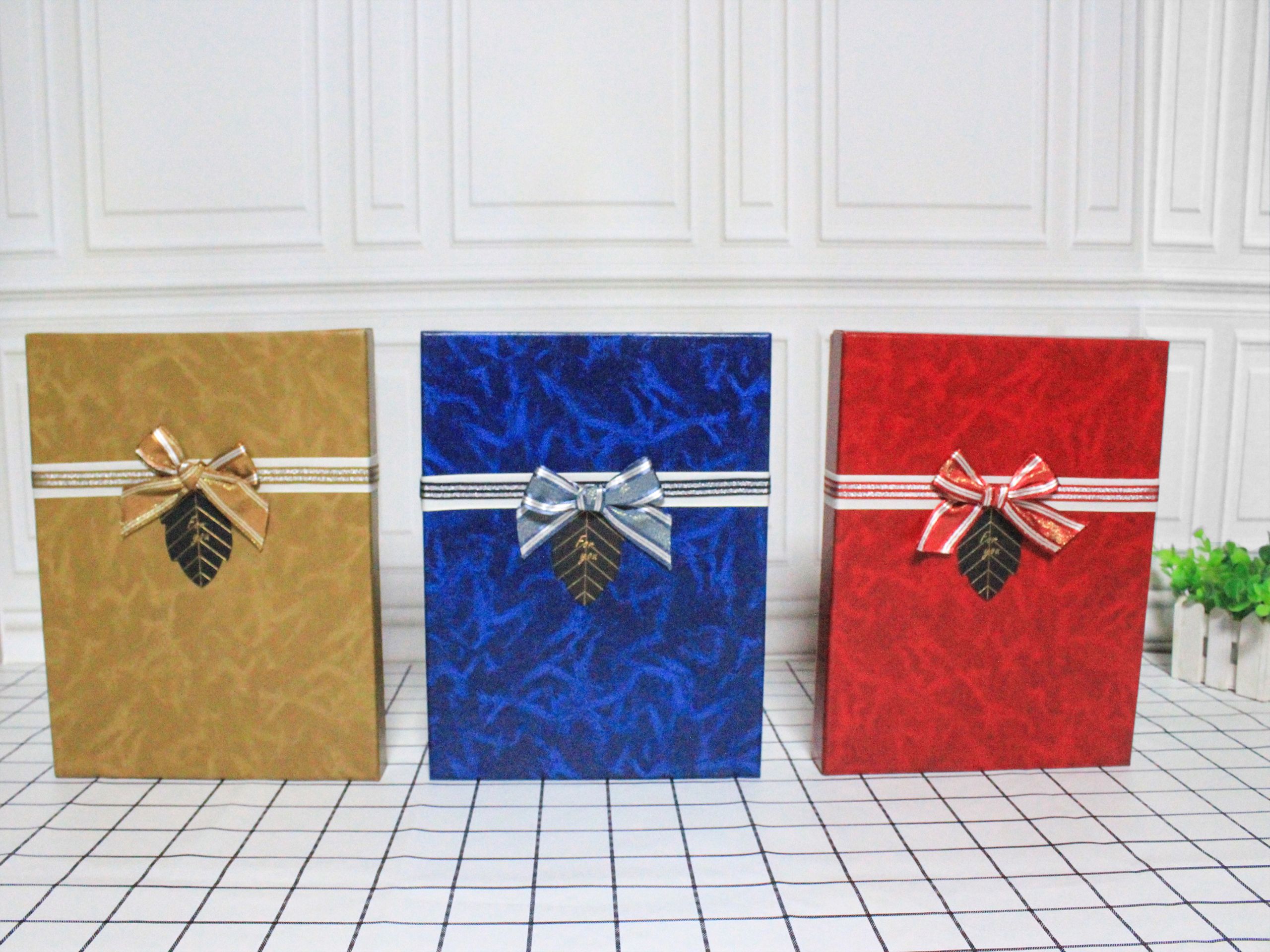 6 "100 gift box album thumbnail
