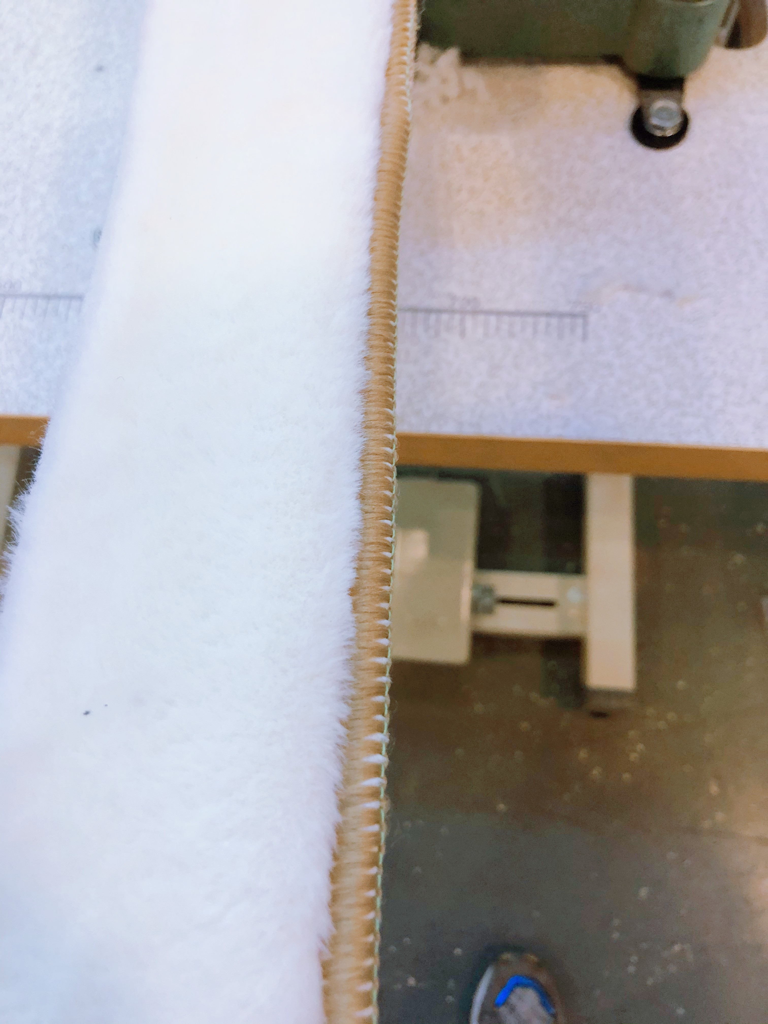 Carpet edge wrapping machine detail image 3