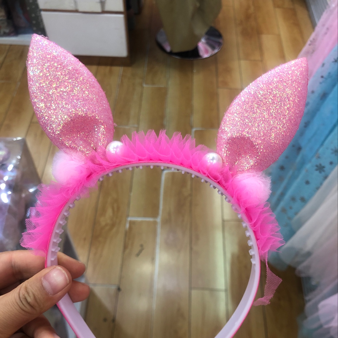 Lace rabbit ear hairball clasp thumbnail