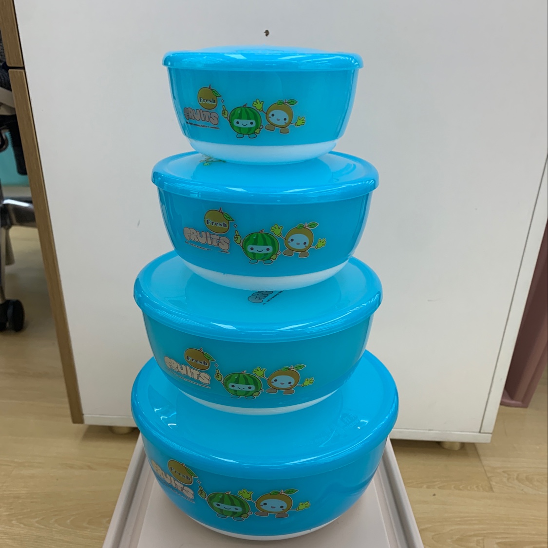 Four-piece set of two-color food storage containers details Picture