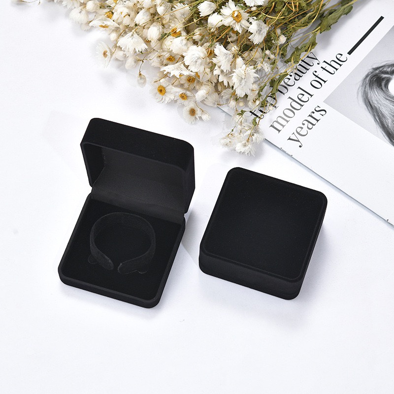 4件首饰品盒细节图