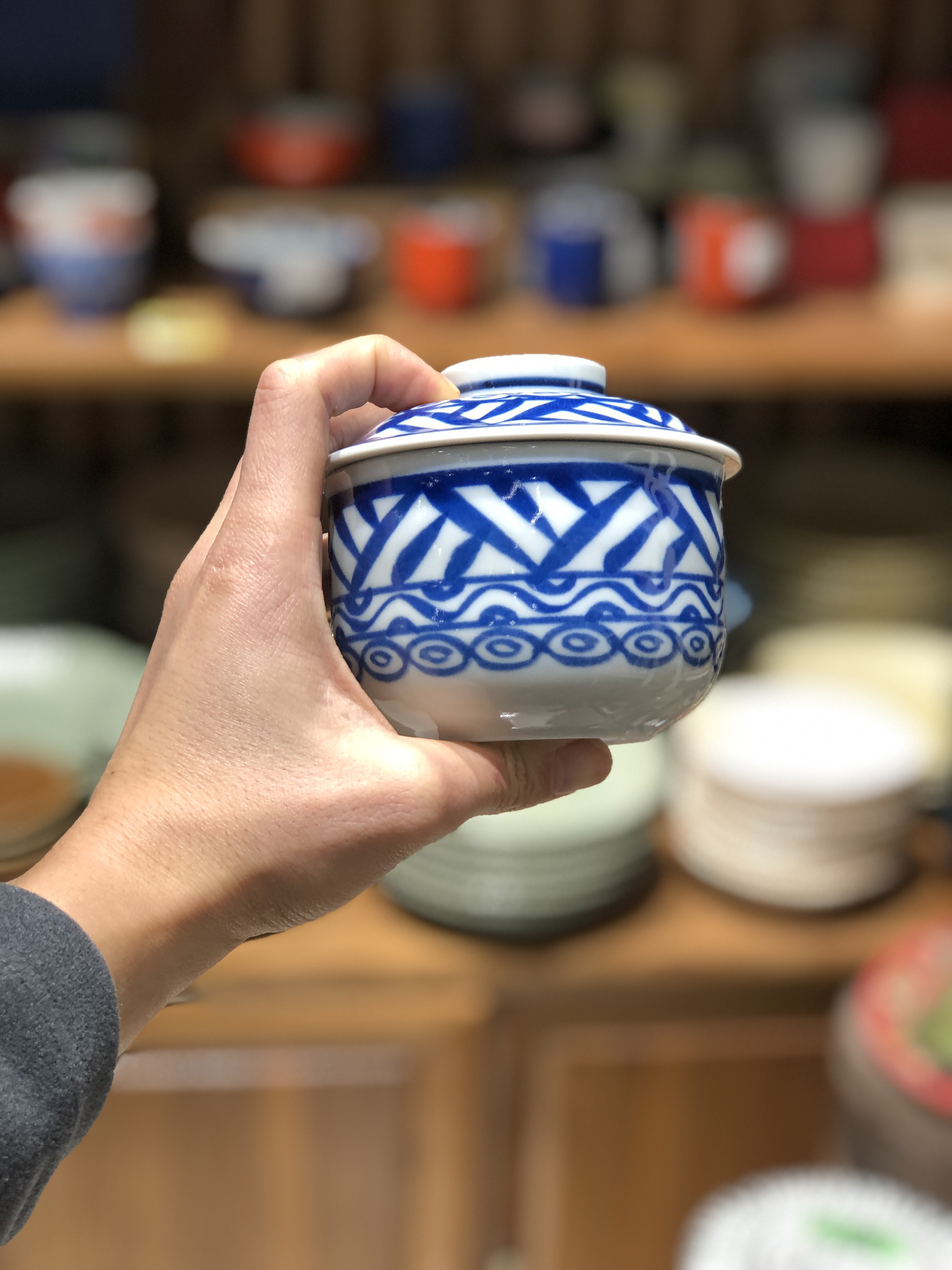 日本进口波佐见彩绘变蛋盅白底实物图