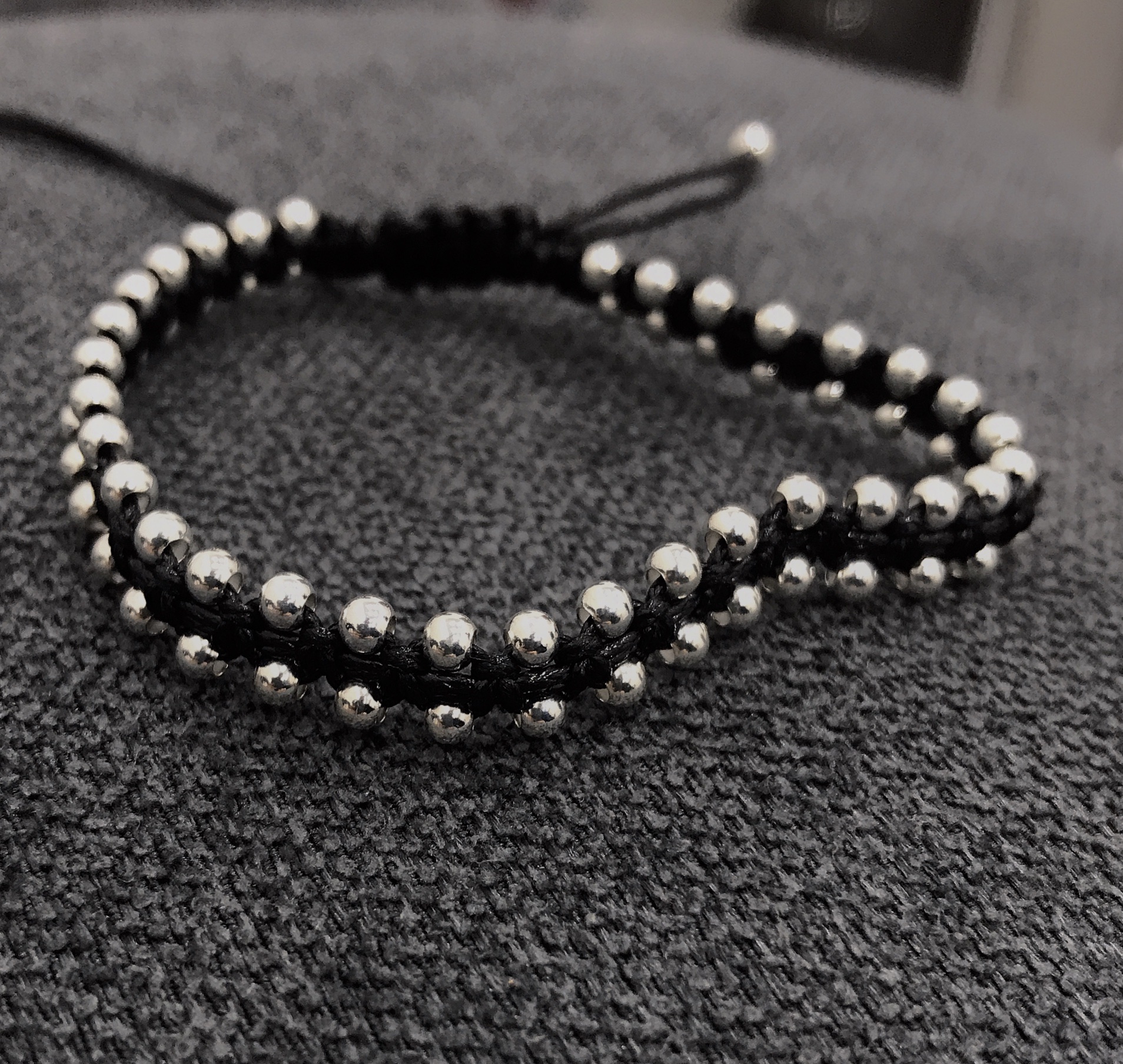 UKI SILVER and Ji Hand-woven black and red rope S925 silver bead woven rope bracelet Application Scenario