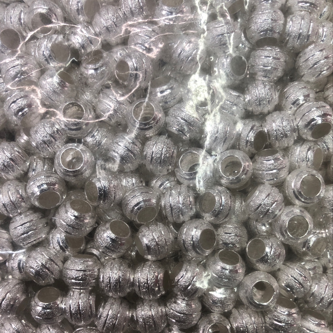 8X4.0银色 车花珠