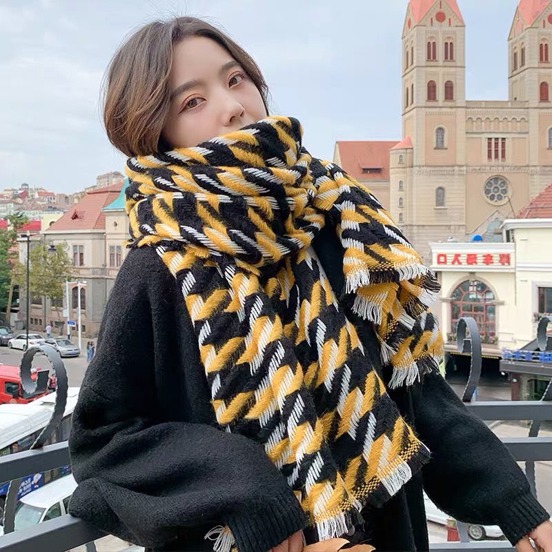 A versatile, cute, casual, fashionable and elegant student scarf