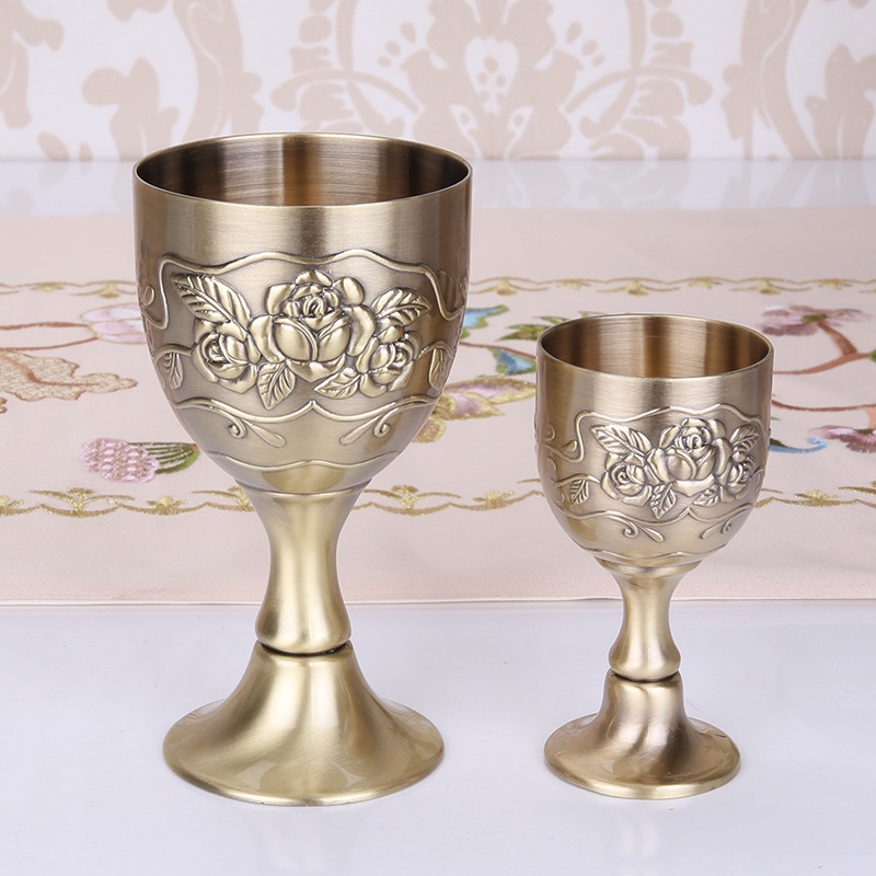 Zinc alloy wine glass