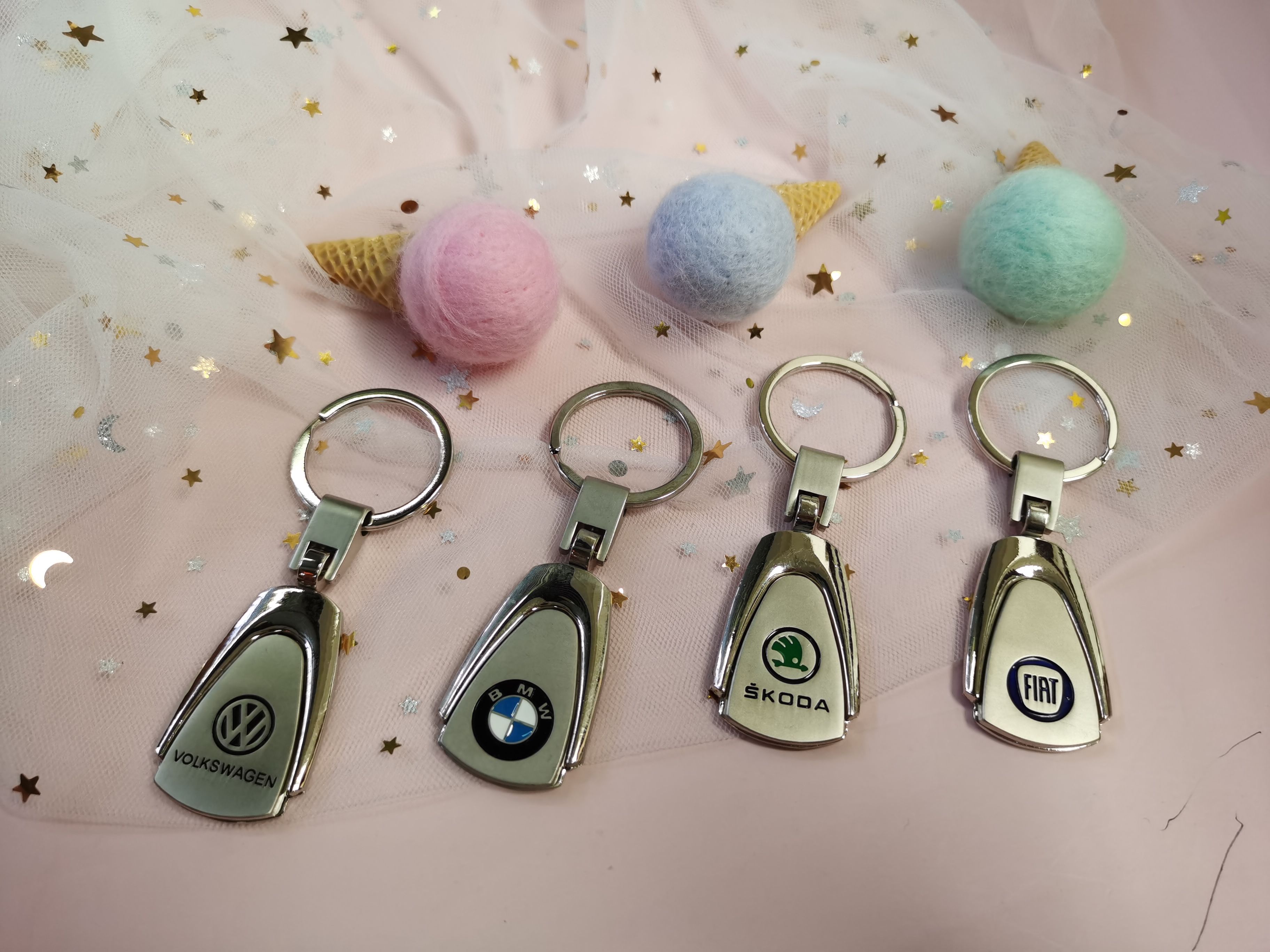 Key chain   metal key chain car label key chain manufacturers direct key chain thumbnail