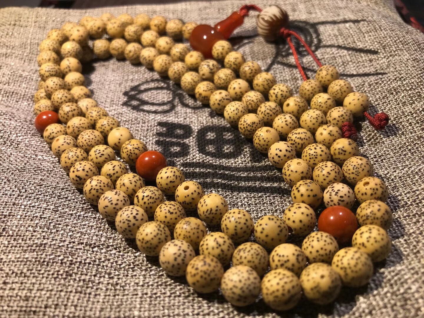 Authentic Hainan ten-year-old new moon bodhi seeds, 🈚 soaked in water, 🈚 colored, natural and genuine, high density and high oil content, excellent playing effect, specifications 8mm×108, 9m details Picture