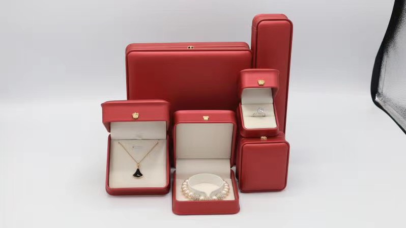 凸边红色皮革戒指盒系列