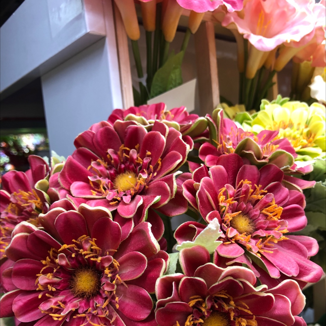 Artificial natural exquisite simulation flower Multi-layer imitation natural exquisite simulation flower multi-layer hand-cut beautiful fishtail chrysanthemum thumbnail