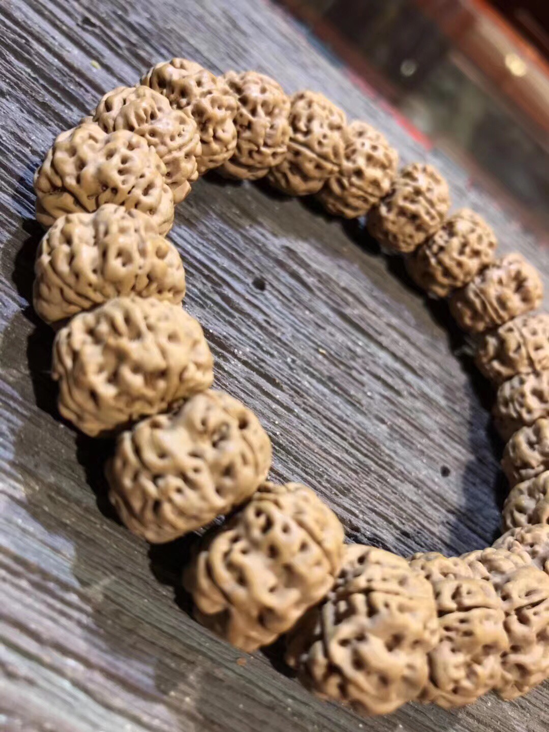 The King's Pumpkin Diamond Bodhi beads are impeccable in terms of shape, texture, density and pattern. They are the ultimate cure for obsessive-compulsive disorder and a great remedy for enthusiasts. The specification is over 17. The quantity is limited. Just out of interest Item Picture