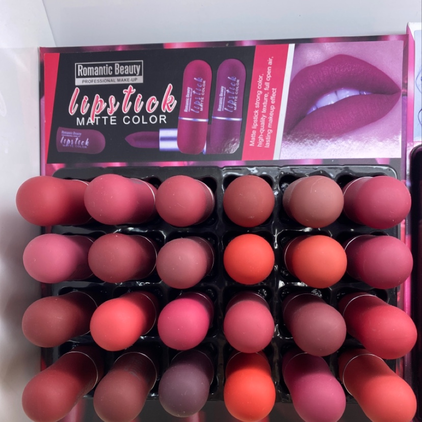 Lipstick detail image 1